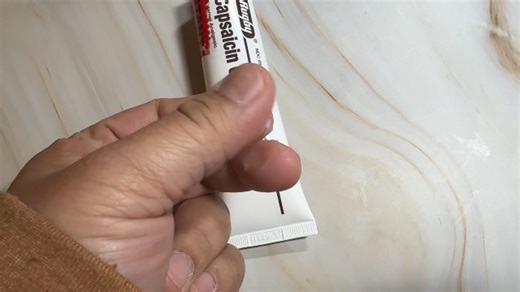 Watch Capsaicin Cream For Localized Muscle and Joint Discomfort on Amazon Live