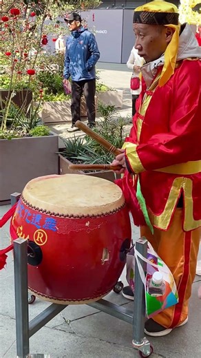 Traditional Chinese Drummer — Rhythm Behind the Dragon and Lion Dance Performances