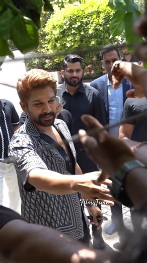 #alluarjun taking care of fans at his house | #hbdalluarjun true hero | FilmyTime