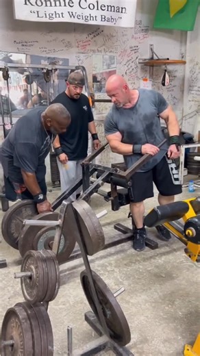 Inpek Sun on Instagram: "Quality inspectors from Texas came to check if our equipment was sturdy enough #fitness #fitnessequipment"