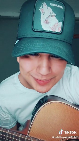 Acoustic Guitar Playing Tips for Beginners