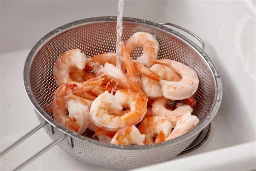 How to Defrost Shrimp the Right Way (So Quick and Easy)