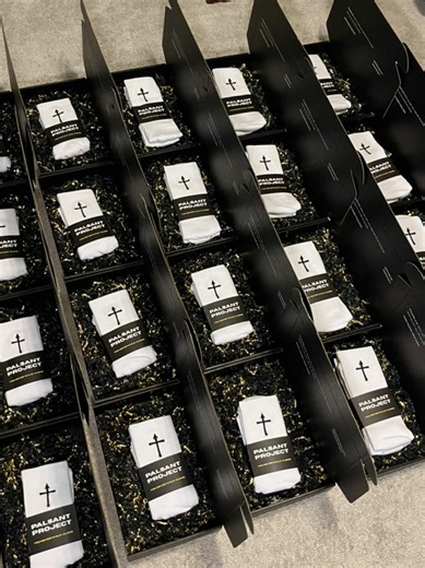 Read this. Not just the product — the experience. Our packaging is next level. Every detail matters. If you want to see it yourself: Like this video, comment, and tag 3 people. I’ll send you a private discount code. #randomhashtagstogetmeviews