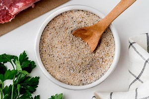 BEST Steak Seasoning Recipe (EASY Steakhouse Steak Rub!)