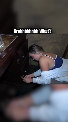 They have to be trolling #nazra #azra