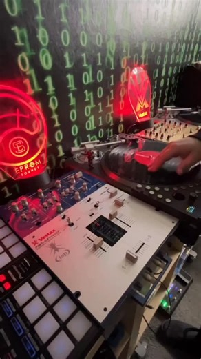 𝗦𝗰𝗿𝗮𝘁𝗰𝗵𝘃𝗶𝗱𝗲𝗼 - Rodrigue on Instagram: "DJ EPROM 👑 #ScratchPerformance by @djeprom Test drive of my new tool: VESTAX 07 PRO ISP. This one got super cool features like Quadrophonic pan pots, effect sends and unusual master fader with trim. Love the sound of original faders. This phono preamps are outstanding. Along with my Jico SD cartridge sounds amazing #vestaxtothecore #turntablism #scratchvideo #dj"