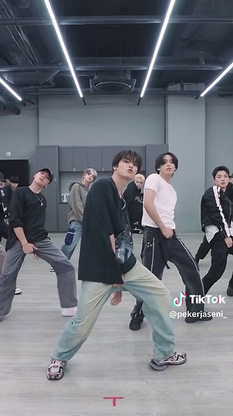 THE BOYZ - WATCH IT Dance Practice Video