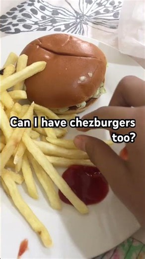 Mum num num #food#yummy#oldroblox#roblox