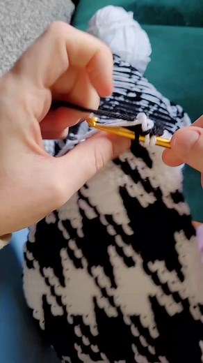 I enjoyed making this so much! it was a Friday-Monday project so you could finish it over a long weekend. #crochetpattern #crochettutorial #crochetscarf #oversizedscarf #crochettok