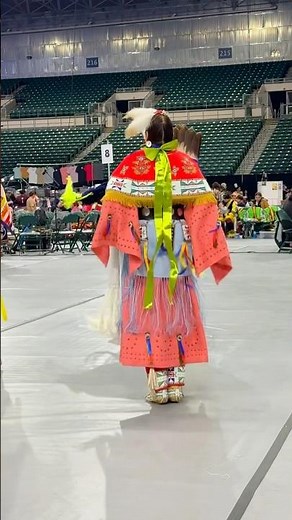 Women’s traditional dancer🪶❤️‍🔥 #indigenous #powwow #traditional #dance #beauty #festival #shorts
