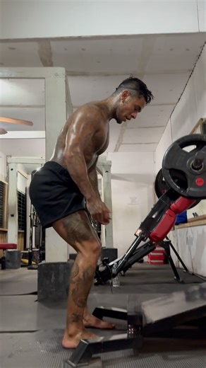 31K views · 1K reactions | 6’1 of pure Filipino muscle… + the all rice around the stomach  #Gym #FitFam #Athlete #Workout #Motivation #inspiration #filipino | Shaun Pelayo | Facebook