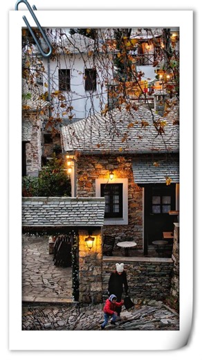 ☀️ Η ελληνική πρόταση προορισμού της εβδομάδας 🏞️ Μακρυνίτσα & Πορταριά — από τα πιο αρχοντικά χωριά του Πηλίου, με πέτρινα αρχοντικά, τρεχούμενα νερά, καλντερίμια και μοναδική θέα στον Παγασητικό. Η παραδοσιακή αρχιτεκτονική και η ζωντανή φύση δημιουργούν μια αυθεντική εμπειρία τεσσάρων εποχών. 🏛️ Μακρυνίτσα: η ιστορική πλατεία με τα αιωνόβια πλατάνια, το Λαογραφικό Μουσείο και το «μπαλκόνι του Πηλίου». Πορταριά: το Μονοπάτι των Αισθήσεων και το Μονοπάτι των Κενταύρων, πέτρινα αρχοντικά και π