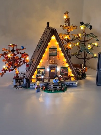 Transform your LEGO A-Frame Cabin into a dazzling centerpiece with the LeLightGo Light Kit! #lego #shorts #aframecabin #21338 #ideas #led #kit #lelightgo #legoland #afol #legolights Thanks for the video! @ozsabrabriks