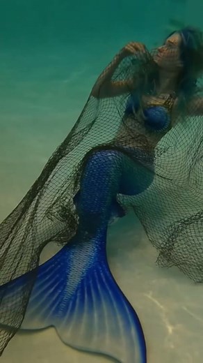 Oh no Cleo!! Mermaid trapped in a fishing net escapes! 😱 what do you all think of my new mermaid tail? 🥰🧜🏻‍♀️💙 #mermaid #mermaidtail #mermaidzelda #mermaidtok #mermaidtiktok #ohnocleo #h2ojustaddwater #piratesofthecaribbean #hook #realmermaid #mermaidswimming #mermaidvideo