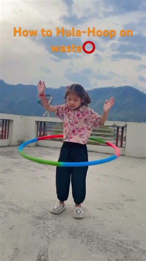 #Learn how to Hula-Hoop for beginners { Easy tricks}#shorts#dance#😜