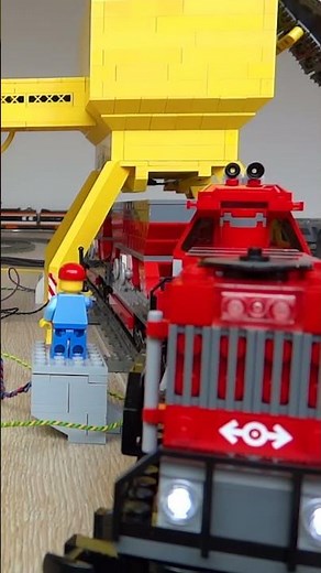 Automatic coal terminal (un)loads coal to/from lego train! #lego #arduino #legomoc #legotrain