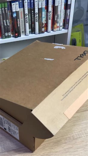 💎🔥 Dell XPS 13 – Ultra Premium 🔥💎 La performance de pointe dans un design iconique 💻✨ 🧠 Intel® Core™ Ultra 7 258V – EVO™ Puissance nouvelle génération, ultra-réactif et optimisé IA ⚡🤖 🧠 32 Go RAM DDR5 (soudée – raw on chip) Multitâche extrême, fluidité totale même sur les workloads lourds 🚀 💾 1 To SSD NVMe Gen 4 Vitesse fulgurante, démarrage instantané et stockage XXL ⚡📂 🎮 Intel Arc™ Graphics 140V Graphismes modernes, parfait pour création, multimédia et productivité avancée 🎨📊 ✨ D