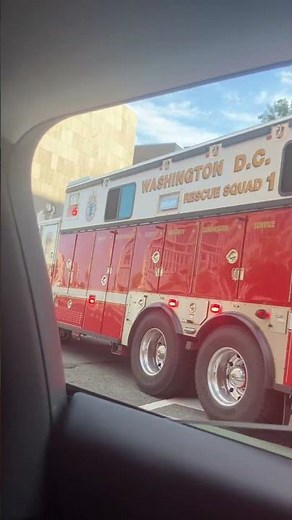 DCFD Rescue 1 Responding