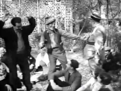 Jean GABIN - La Belle Equipe (1936) - ''Quand On Se Promene Au Bord de l'Eau''