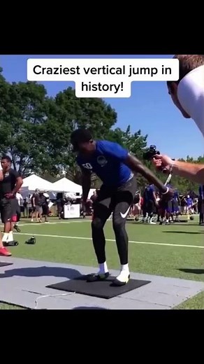 He literally floated! 47” vertical 🤯