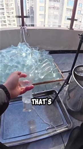 Clever Technique to Seal a Plastic Bag Full of Water