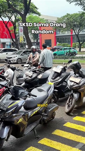 Jujur ini sok asik banget sih, ga ada yang ngalahin asiknya beli kopi Ja~di Keren gratis NU Yoghurt Tea rasa Berry Crush! Yuk ah melipir ke booth Ja~di, dijamin jadi hepi #jadialfamidi #jajanankekinian #meme #socialexperiment #fyppppppppppppppppppppppp