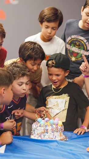 Hop into a world of fun and laughter in Sarasota 🤸‍♂️ ⭐⭐⭐⭐⭐ “Sky Zone Sarasota is the place to be!” ⭐⭐⭐⭐⭐ “So much fun. Where were these places when we were growing up? Perfect place to bring the kids to burn energy, jump around, and crush pizza.” With its diverse attractions, Sky Zone in Sarasota is more than just a trampoline park. 🎂 Private and Semi Private Birthday Party Rooms 🏀Air Sport Court for Basketball 💦19’ Mega Launch Slide! 🤾‍♂️ Dodgeball and Freestyle Jump Over Trampolines 👶 D