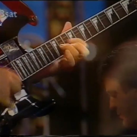 Frank Gambale - 'Credit Reference Blues' 1992 #guitarsolo #guitar #frankgambale #jazzfusion | Shred Music TV