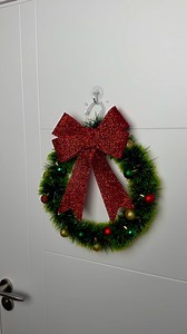 450K views · 3K reactions | Turn a clothes hanger into a Christmas thread  #diychristmas #clotheshangercraft #holidaydecor | Beamish DIY | Facebook