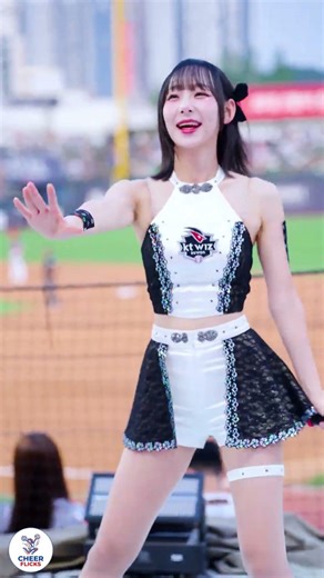 Short Hair = Big Impact! Jeong Hee-Jeong Cheerleader 💥