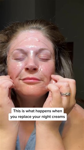 ✨ How To Achieve Youthful, Glass Skin ✨ Feel the transformation with just one application of our Bio Collagen Mask: 🌟 Reduces pore size by an impressive 17.5% 💦 Boosts hydration levels by an astounding 135% ✅ Enhances skin firmness by a remarkable 38% | Quasi