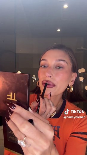 Hailey Bieber Espresso Fall Makeup Tutorial