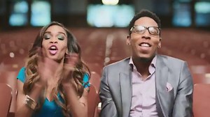 Oxygen Now App TV Spot, 'Laundromat'