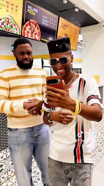 Pandakaisa pic rakatorwa neGoogle Pixel vamwe vaiti its AI vamwe vachiti inhema vaMutarisi vacho ngavazvitaurire vega chizvionerai ukaona munhu ane 17 Promax asvika pakushamisika nequality yepixel achibva aita approved kuti magetsi zivai kuti magetsi apa gaya yaitova video call but inobuda kunge ikutorwa ne drone...So far hakuna phone inosvika paPixel >> WATCH TILL END...Vakada kutedzera vano broker 👑 @NashTv @Tinashe Mutarisi