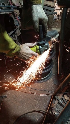 Quien dijo que no se puede trabajar con estilo...los CAT en acción #leobesson