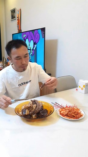 Aduuni mahtai Adiya Kimchi bas l aatai baina shvv. | Adiya Kimchi