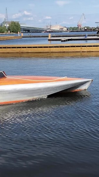 Exploring the Legacy of Sikari: Vintage Wooden Boat Racing in 1929