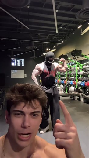 Jeremy Robert on Instagram: "🍼 .. .. .. .. #gym #explore #gymmotivation #fitness #explorepage"