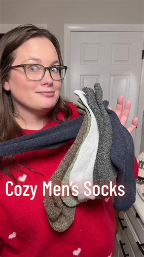 Don’t let your guy get cold feet 🧦❄️ This Men’s Plain Color Socks Set includes 5 pairs of thick, warm, mid-calf socks that are comfortable, stylish, and perfect for everyday winter wear. A simple upgrade he’ll actually use. #MensSocks #WinterEssentials #ColdWeatherStyle #CozyComfort #MensFashionBasics