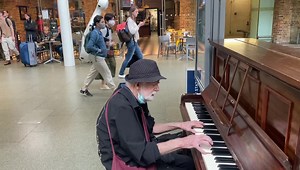 Beautiful melodies in the station 🎹 | Dr K Boogie Woogie