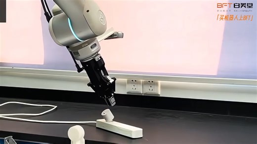 精细化操作又上大分！力感知驱动机器人灵巧操作