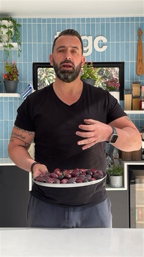 ΕΛΙΕΣ ΠΑΣΤΕΣ - WHOLE OLIVES CURED IN DRY SALT. The most natural and traditional way to cure olives — no brines, no preservatives, just pure sea salt. Ingredients: • 2 kg (4.4 lbs) firm, healthy green or black olives • 600–800 g (21–28 oz) coarse sea salt (300–400 g per kilo of olives) Instructions: 1. Preparation: Wash the olives thoroughly and let them dry completely on a clean towel or kitchen paper. 2. Salting: In a large basket or a perforated container, spread a thin layer of sea salt at th