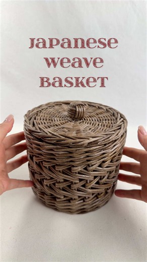 Have you noticed how many weaving styles exist? There are lots of ways to make a basket feel special. Sometimes, inspiration comes from different cultures. Weaving is an ancient craft, so there’s a lot to explore and learn from. This basket features stylized lattice-weave walls inspired by lightweight Japanese baskets. It’s just one of many patterns you can add to your woven projects. Would you like to learn this technique? Drop your questions about lattice weaving or paper vine weaving in the c