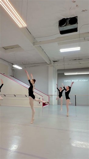 How we dance Grand Pirouettes Combination