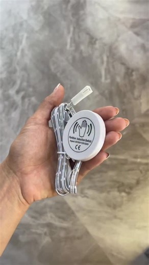 Iluminación LED on Instagram: "✨ Controla la luz sin tocar: el interruptor invisible con sensor de proximidad que transforma tu espacio. ¡Tecnología al alcance de tu mano! 💡🤖 - - - - - - - - - - - - - - - - - - - - - - - - - - - - 📍Estamos ubicados en La Trinidad Av. San Sebastián de la Trinidad Caracas, conocida como calle el hambre , si viene desde la autopista doblar a mano derecha después de la bomba de gasolina , luego doblar a mano derecha en donde está Locatel , lu