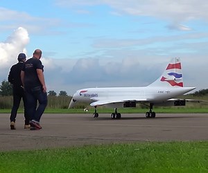 Flying a Giant R/C Concorde Model Airplane