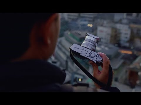 Fujifilm X100V or X-E4?