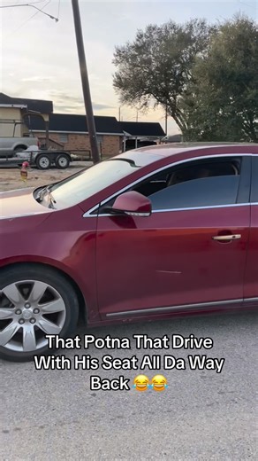 JacQ Williams on Instagram: "Tage Tht Potna/ Homegirl Manee 😭👇🏾👇🏾 #diving #drake #rickross #explorepage✨ FOLLOW ME FOR MORE FUNNY VIDEOS 🤣 Follow TikTok @loljacq2funny_@liljacq2xjl_ YouTube 👆🏾 Stay Tuned fa More Content Soon 👀 #loljacq2funny"