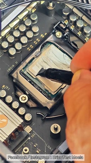 Changement de pâte thermique du processeur sur un PC!!! Faut-il vraiment la changer régulièrement? 🤔🧐 #patethermique #processeur #pc #pcgaming #pcgamer | BricoTest Moela