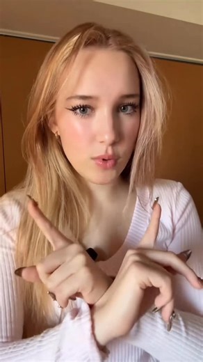 Ana /Angel on Instagram: "私のスキンケアについてたくさん質問いただいちゃったんで動画で紹介します！#外国人 #japan #ハーフ #日本 #海外 #メイク動画 #スキンケア #スキンケア紹介 #スキンケア用品 #ベースメイク #メイク初心者 #skincareroutine"